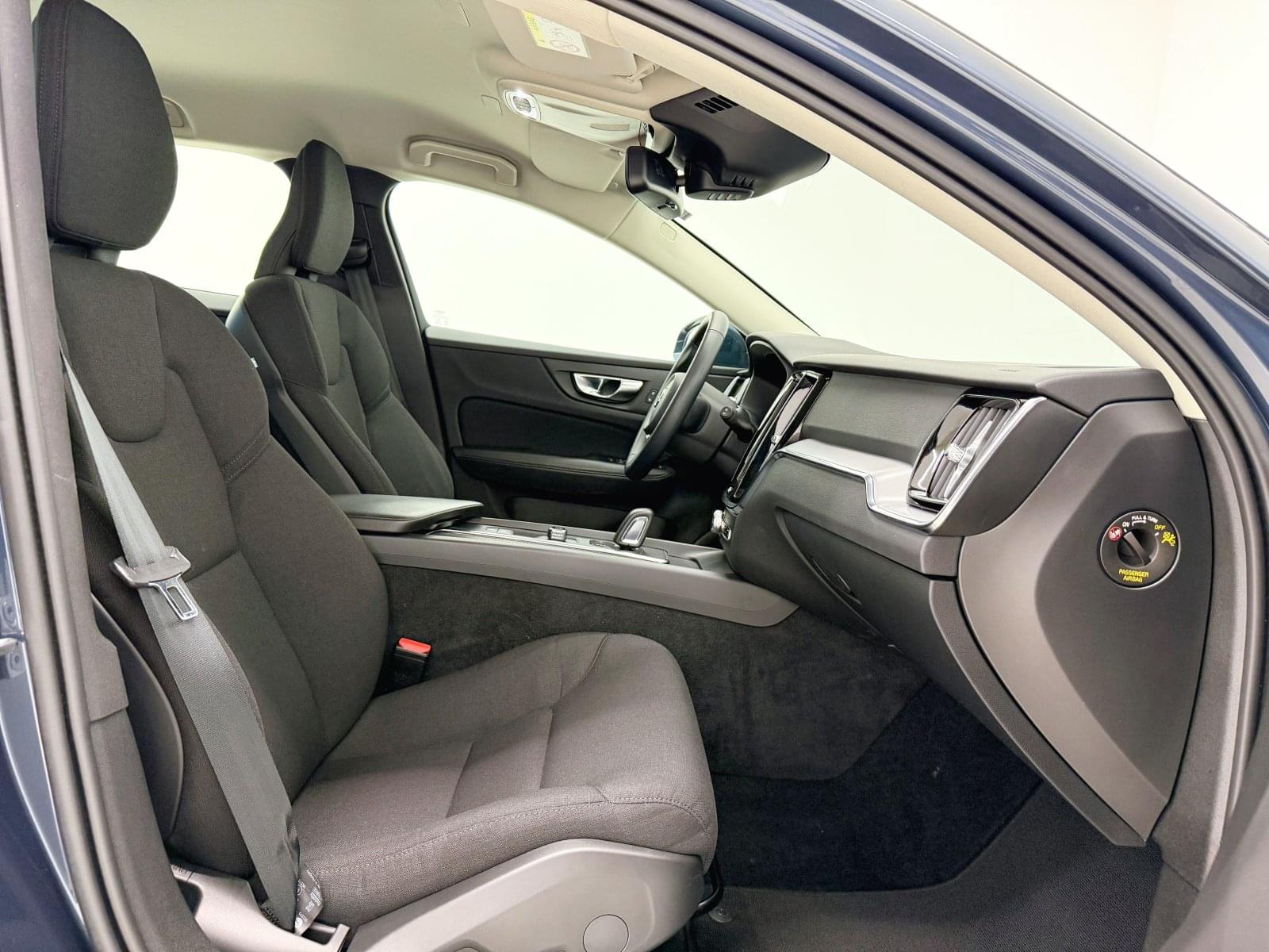 VOLVO V60 2.0 B4 MOMENTUM CORE AUTO 197CV 37 