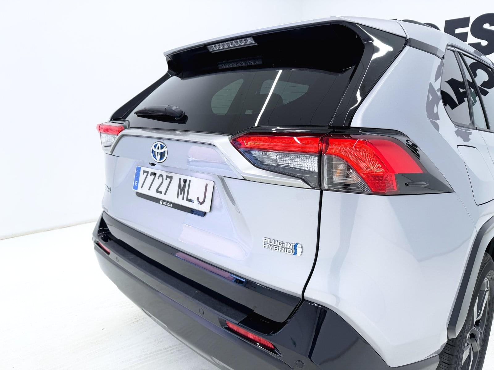 TOYOTA RAV4 PLUGIN 300PH ECVT ADVANCE 17 