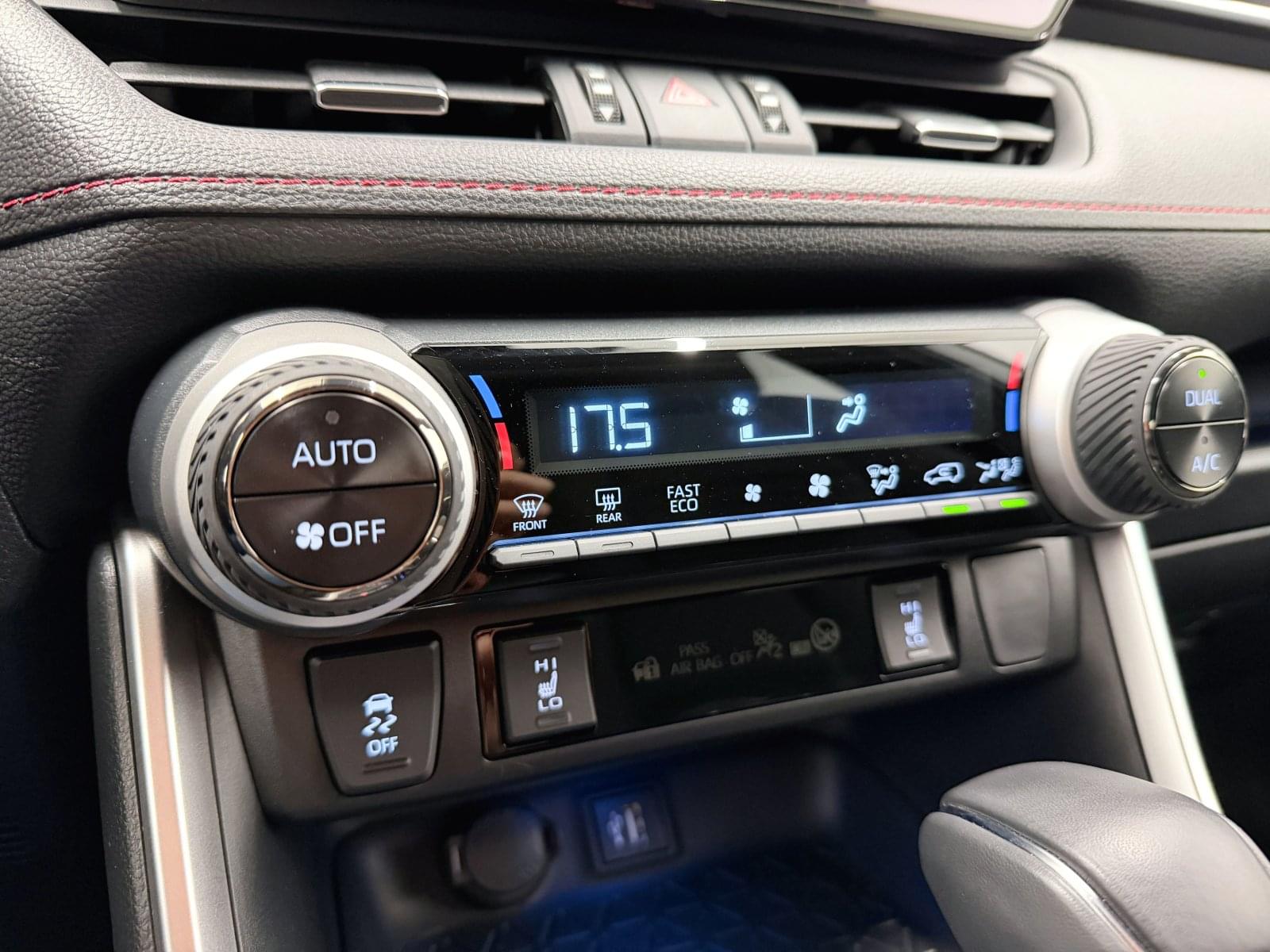 TOYOTA RAV4 PLUGIN 300PH ECVT ADVANCE 32 