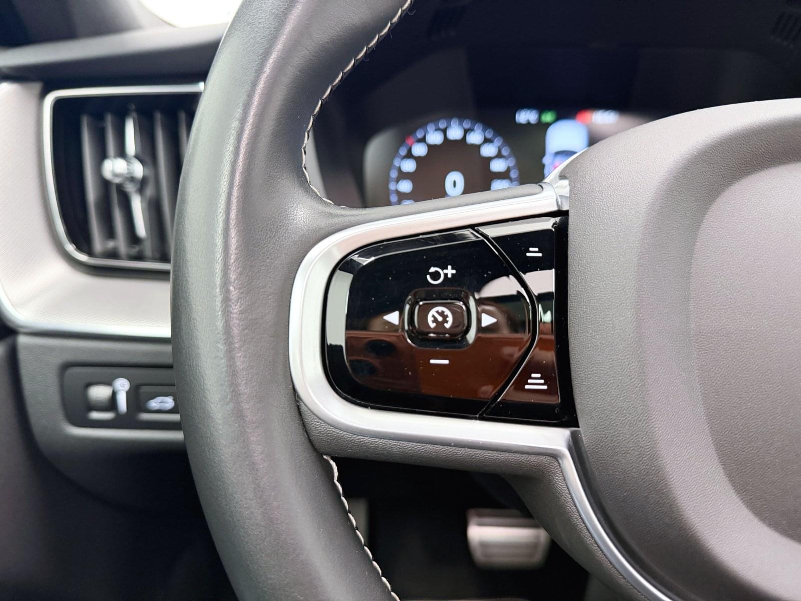 VOLVO XC60 2.0 T6 AWD RECHARGE R-DESIGN  340CV 31 