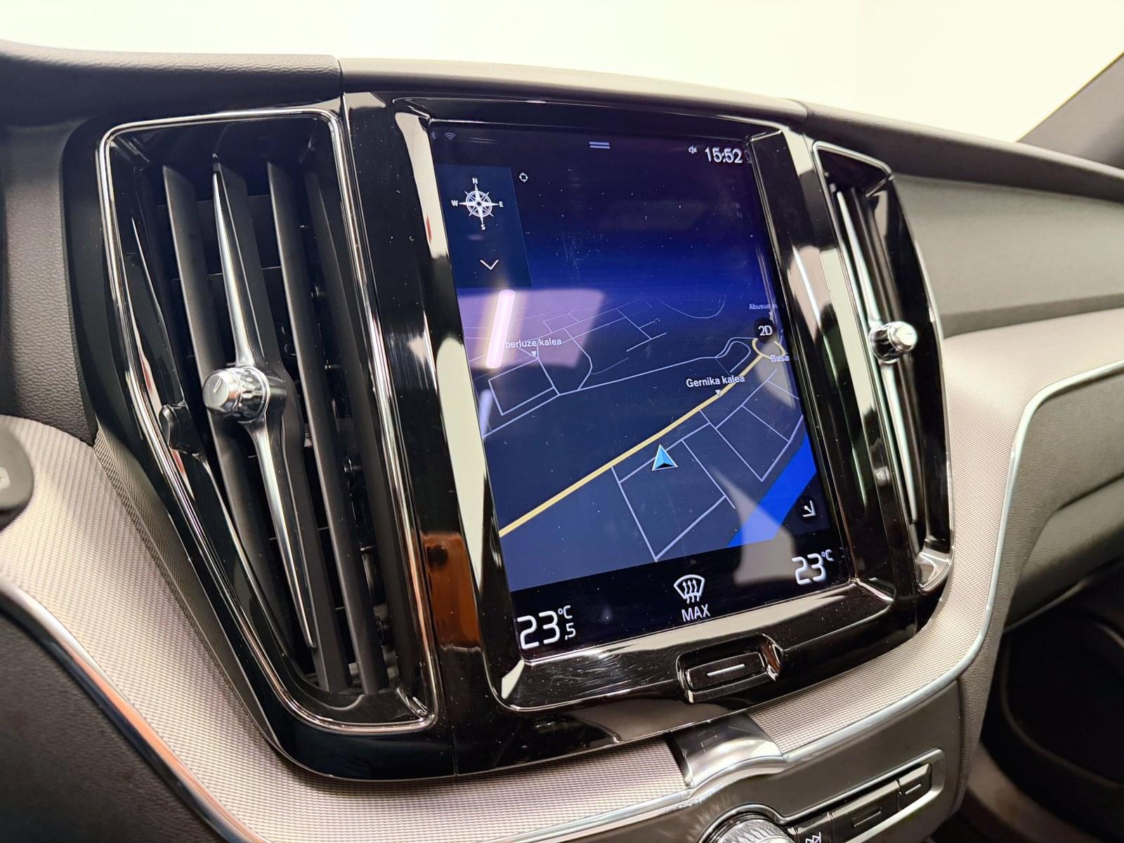 VOLVO XC60 2.0 T6 AWD RECHARGE R-DESIGN  340CV 34 