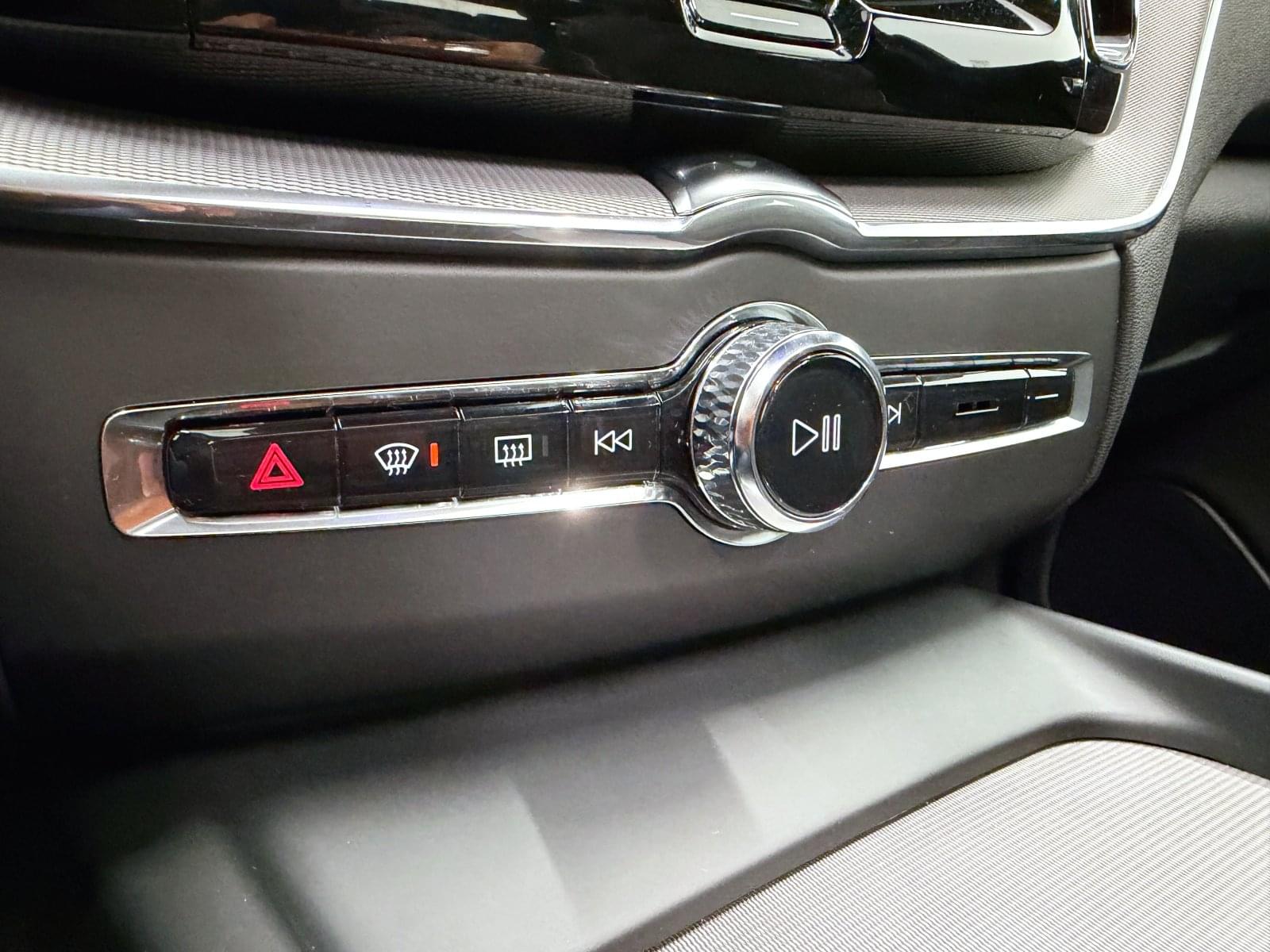 VOLVO XC60 2.0 T6 AWD RECHARGE R-DESIGN  340CV 36 