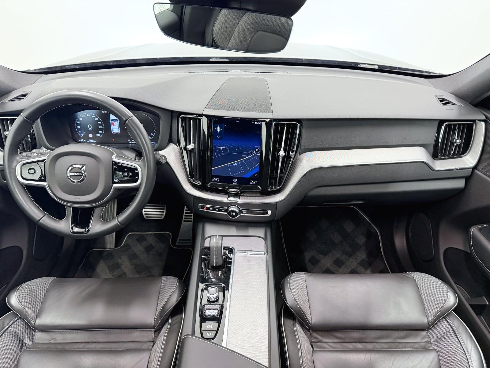 VOLVO XC60 2.0 T6 AWD RECHARGE R-DESIGN  340CV 29 