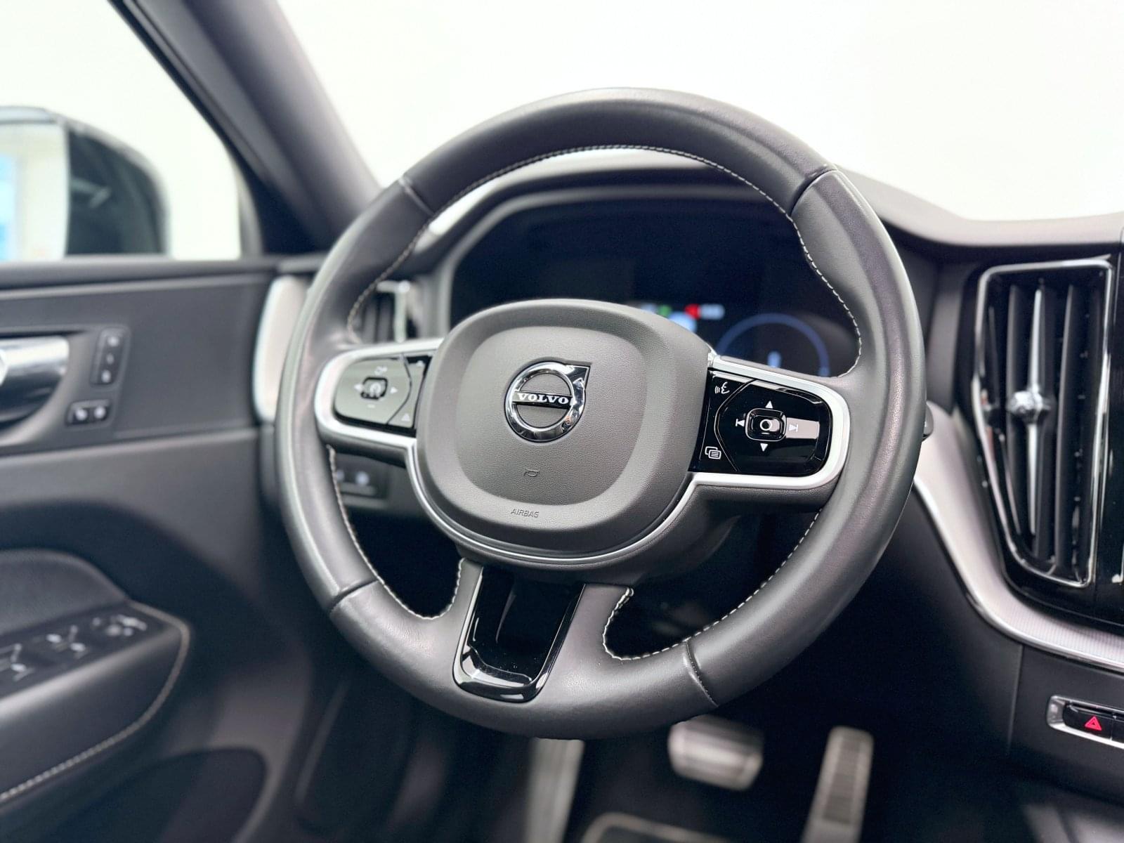 VOLVO XC60 2.0 T6 AWD RECHARGE R-DESIGN  340CV 30 