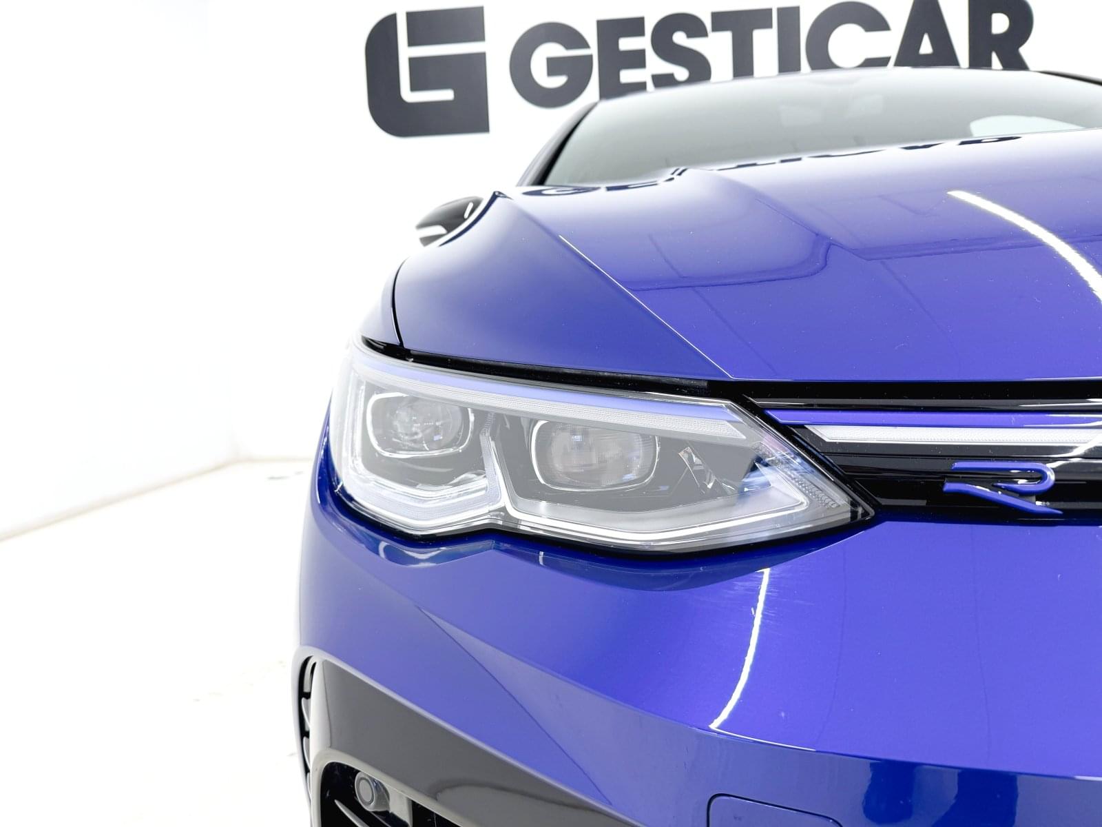 VOLKSWAGEN GOLF R 20 ANIVERSARIO 3