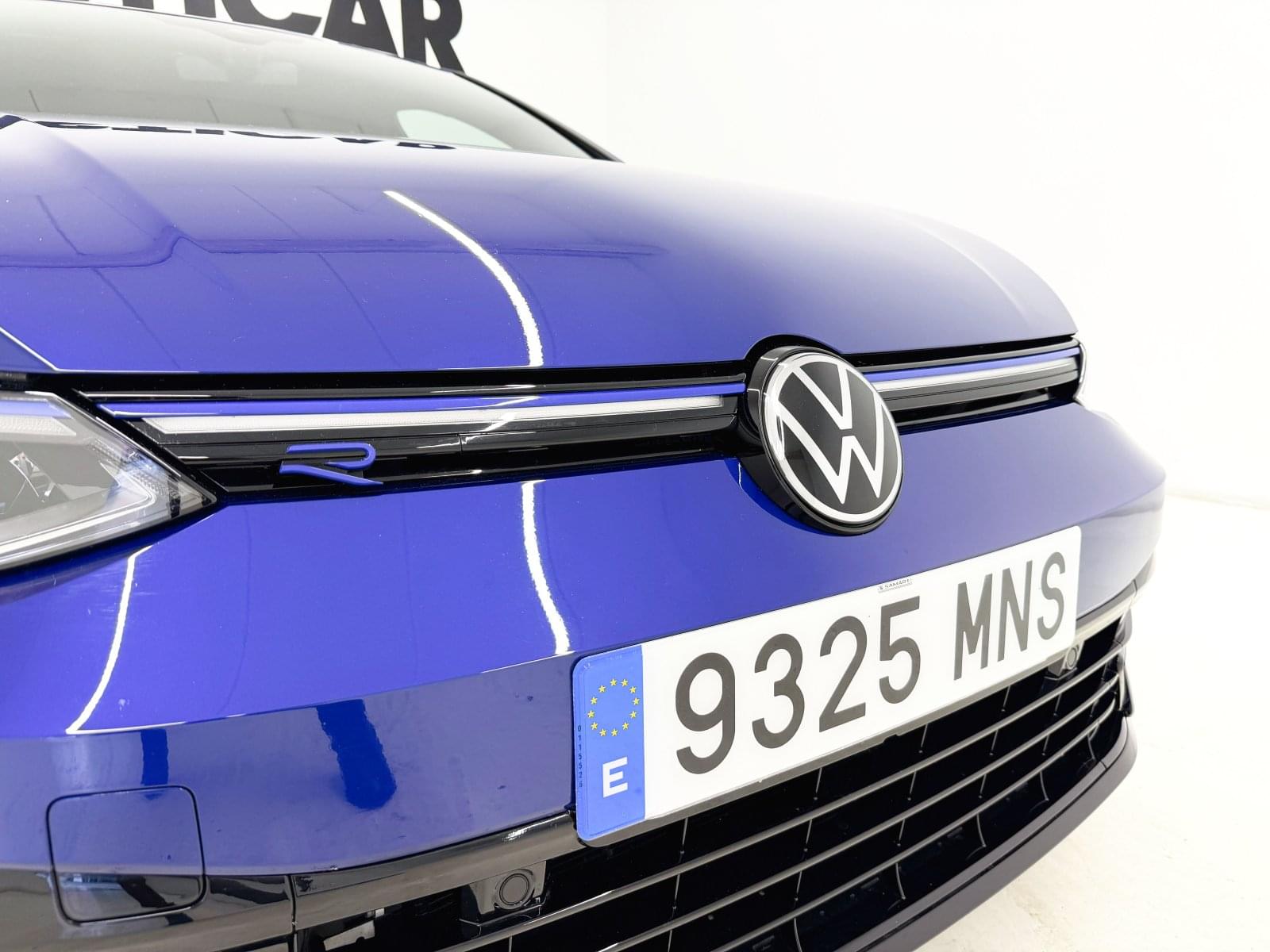 VOLKSWAGEN GOLF R 20 ANIVERSARIO 5