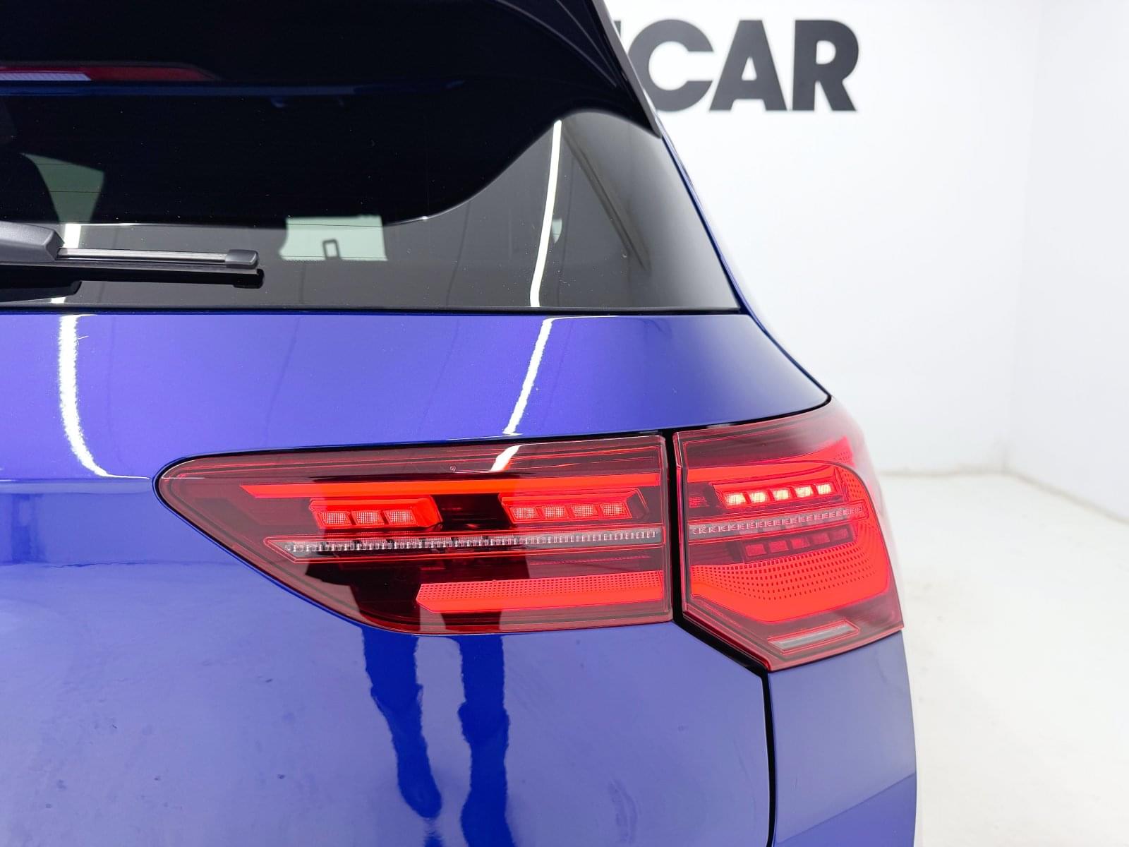 VOLKSWAGEN GOLF R 20 ANIVERSARIO 21