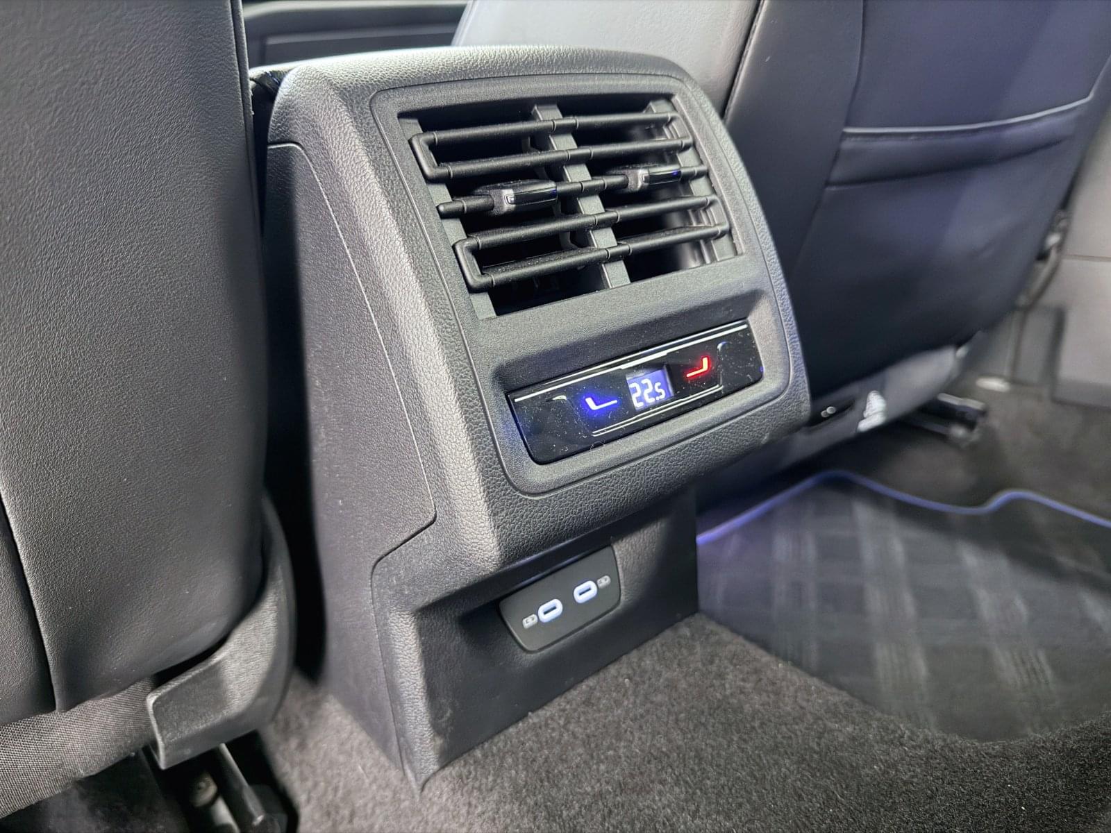 VOLKSWAGEN GOLF R 20 ANIVERSARIO 48