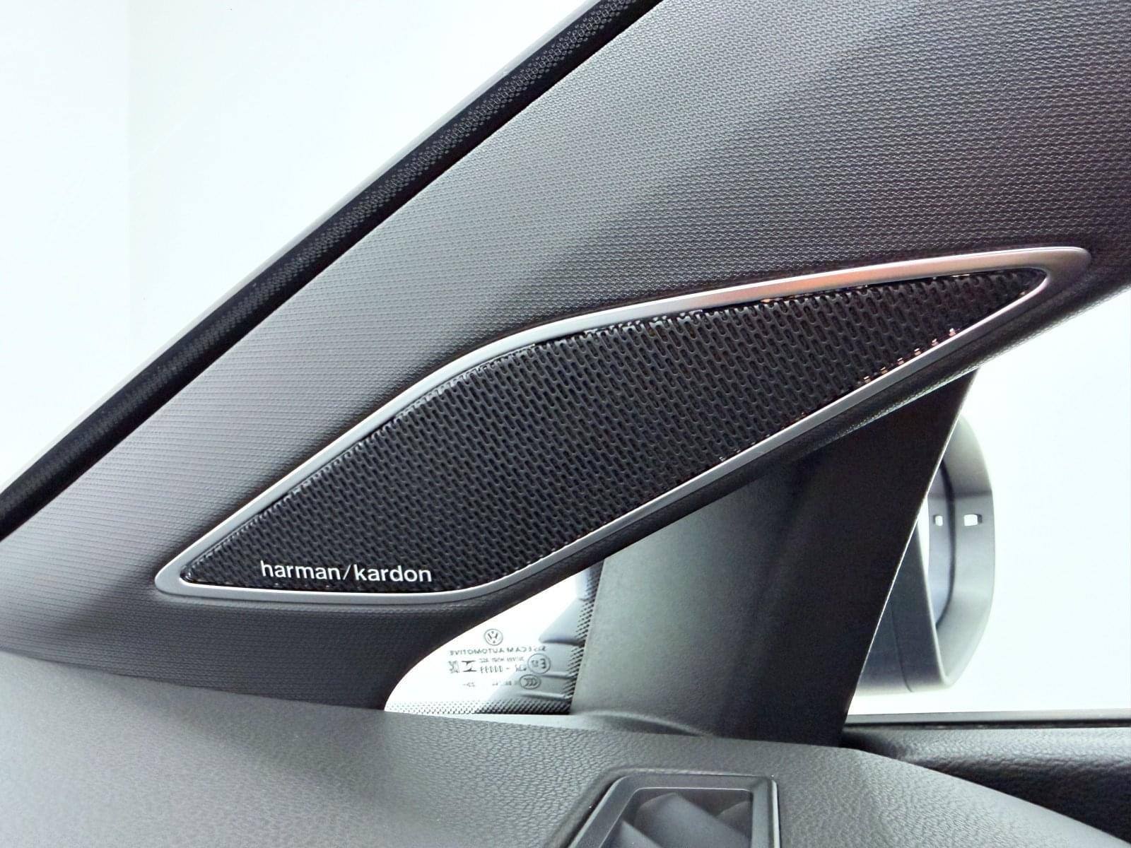 VOLKSWAGEN GOLF R 20 ANIVERSARIO 43