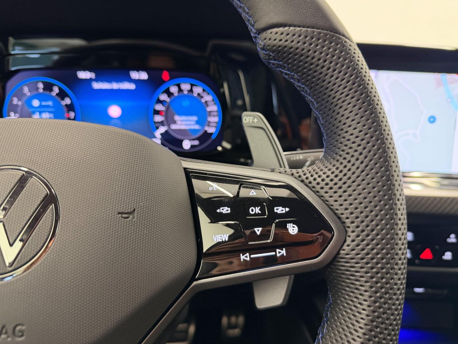 VOLKSWAGEN GOLF R 20 ANIVERSARIO 35