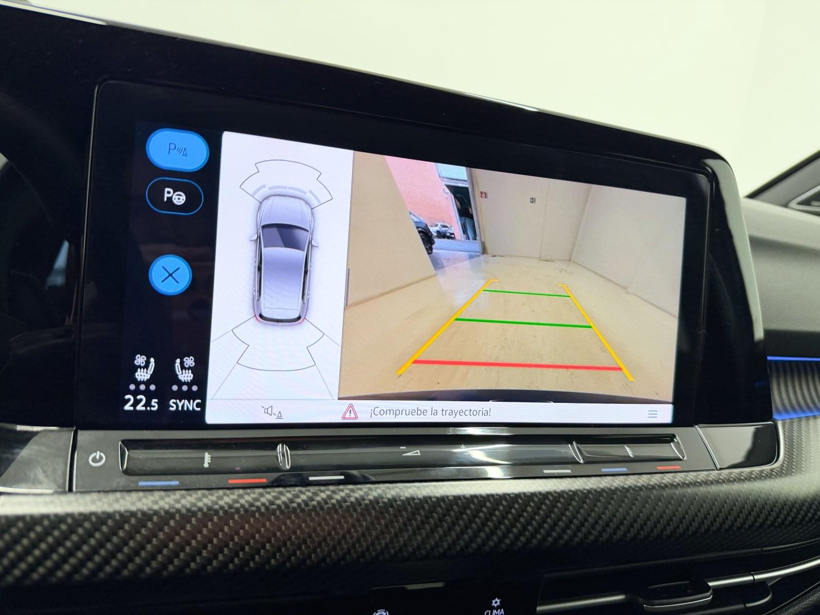 VOLKSWAGEN GOLF R 20 ANIVERSARIO 39