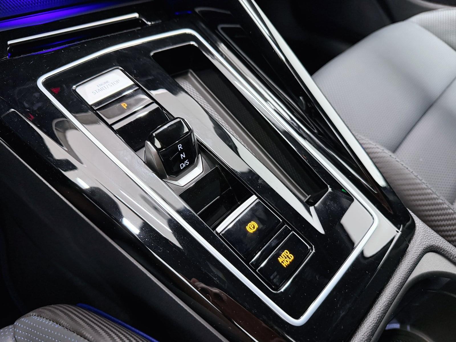 VOLKSWAGEN GOLF R 20 ANIVERSARIO 42