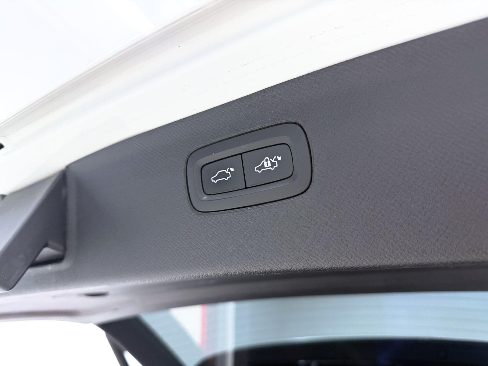 VOLVO XC90 T8 AWD RECHARGE R-DESIGN AUTO 390CV 17 