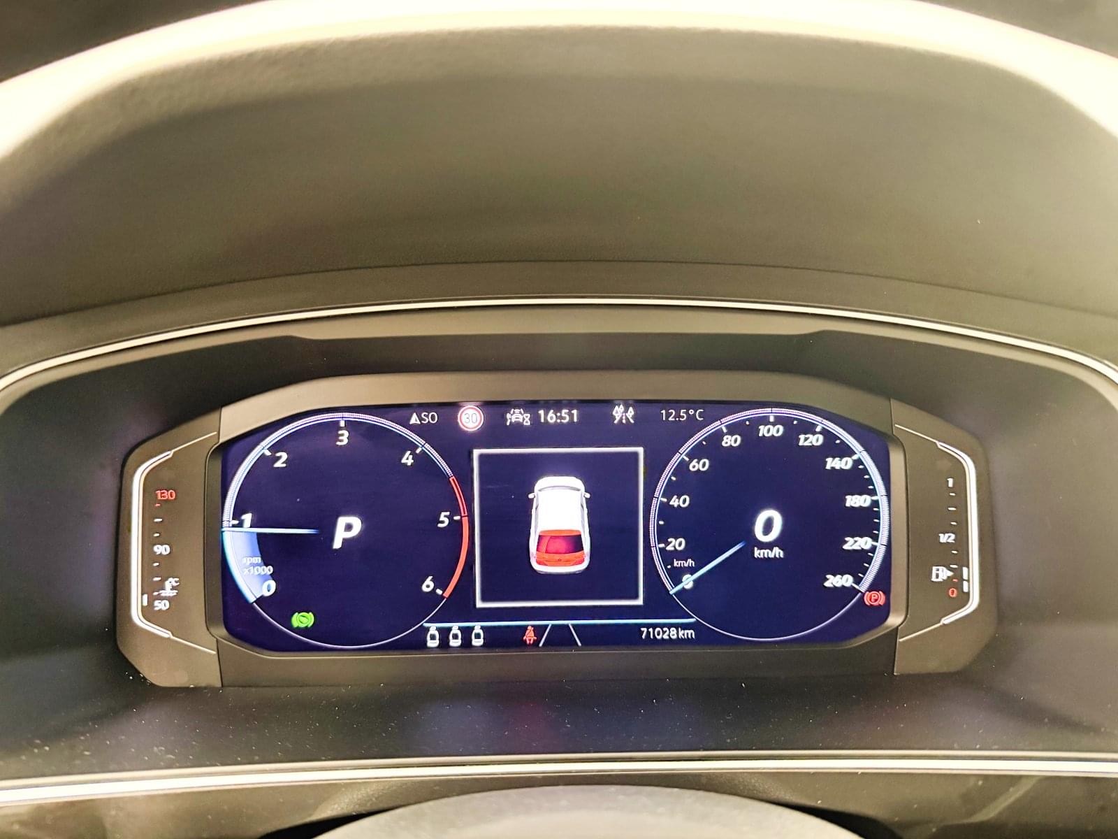 VOLKSWAGEN TIGUAN R-LINE 2.0 TDI 150CV DSG 31 