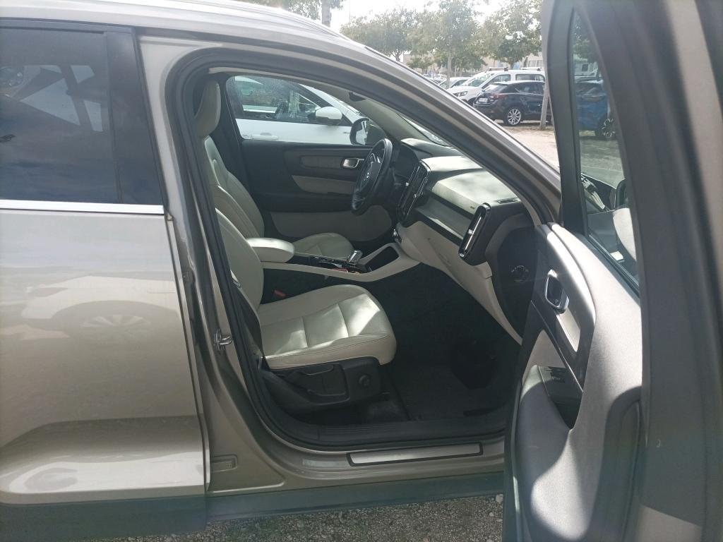 VOLVO XC40 2.0 T4 INSCRIPTION AUTO 190CV 9 