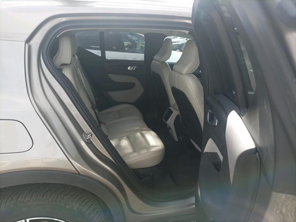 VOLVO XC40 2.0 T4 INSCRIPTION AUTO 190CV 10 