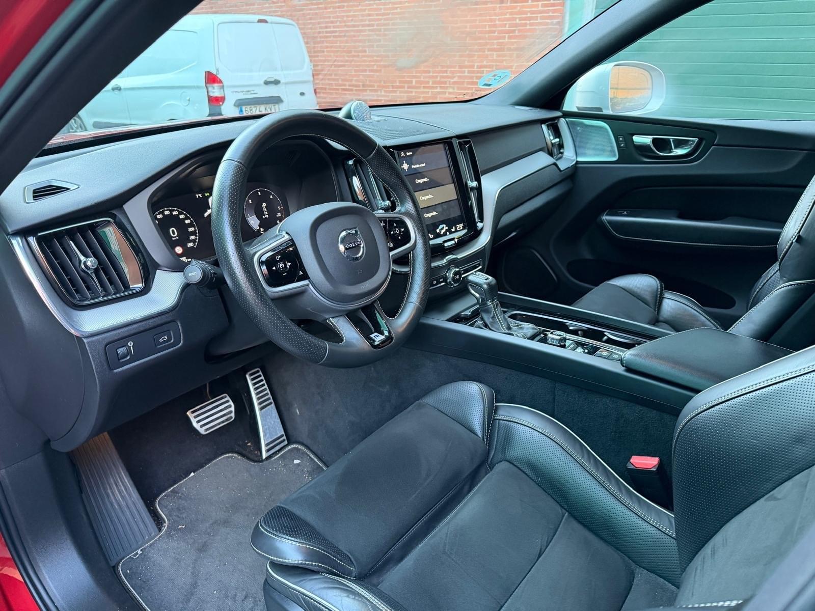 VOLVO XC60 D5 AWD RDESIGN 235CV 9