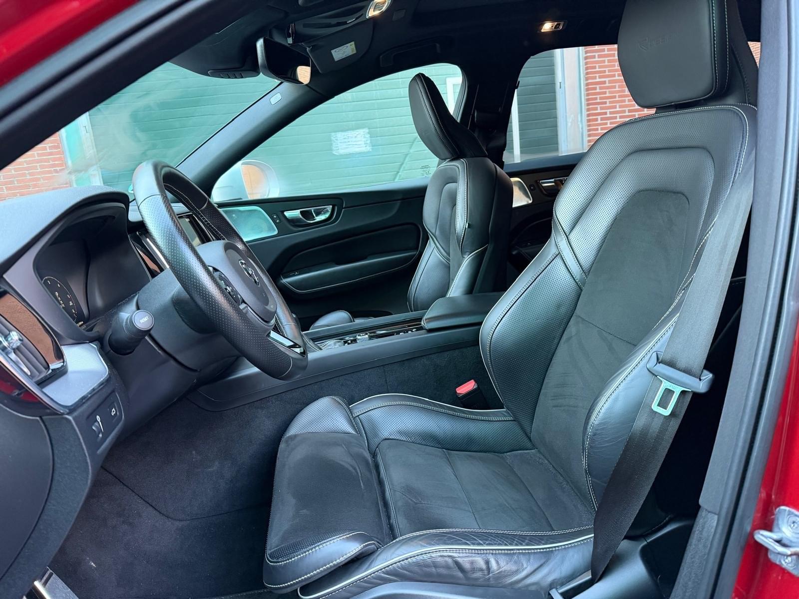 VOLVO XC60 D5 AWD RDESIGN 235CV 7