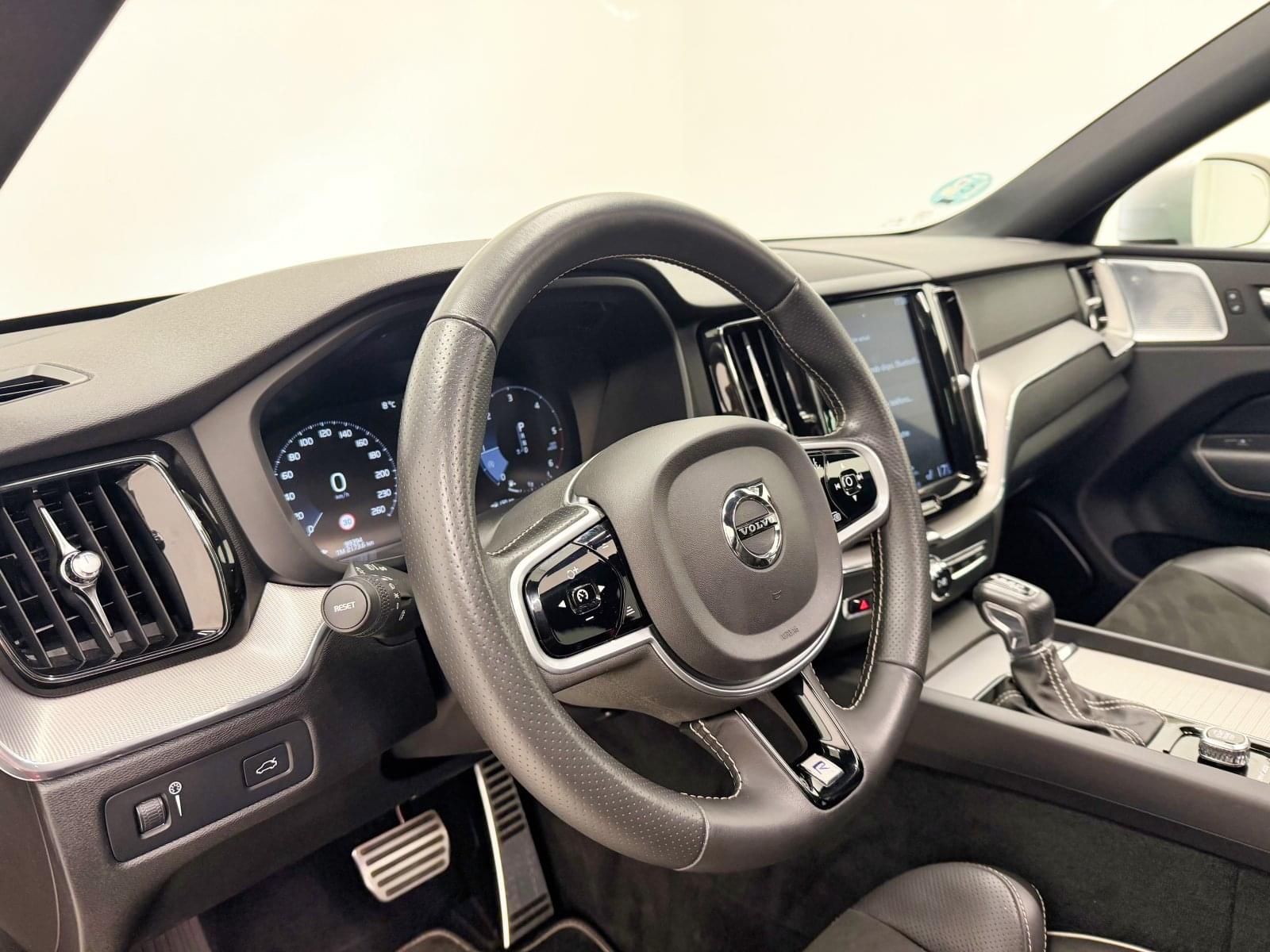 VOLVO XC60 D5 AWD RDESIGN  235CV 22 