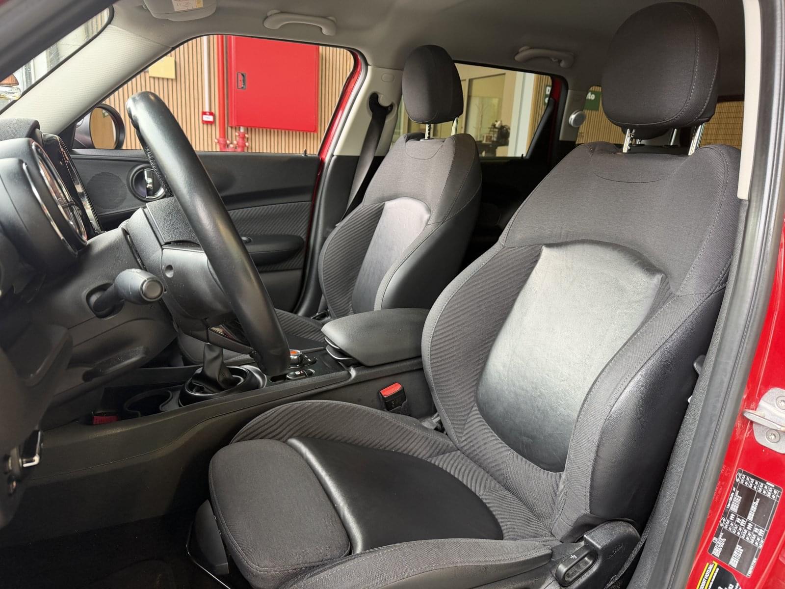 MINI CLUBMAN COOPER D 8 