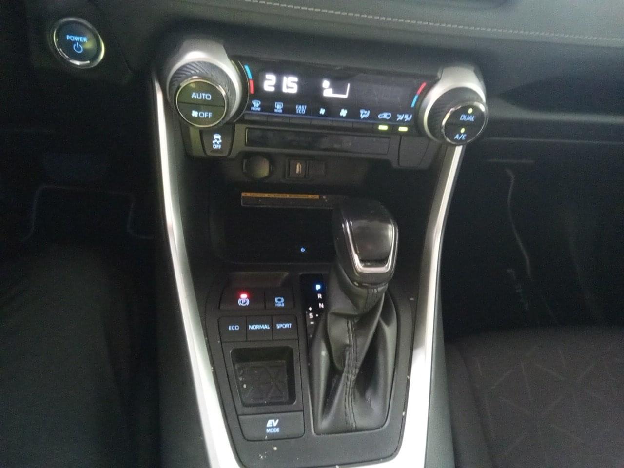 TOYOTA RAV4 2.5L 220H ADVANCE 296CV 9