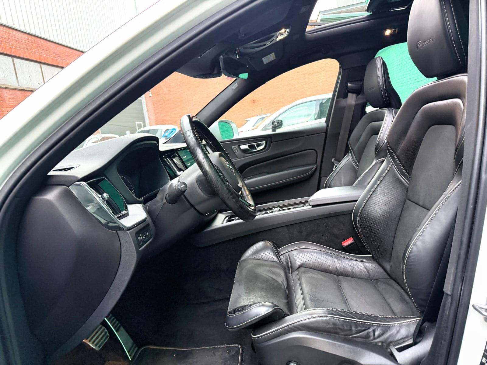 VOLVO XC60 T8 R DESIGN 390CV 8