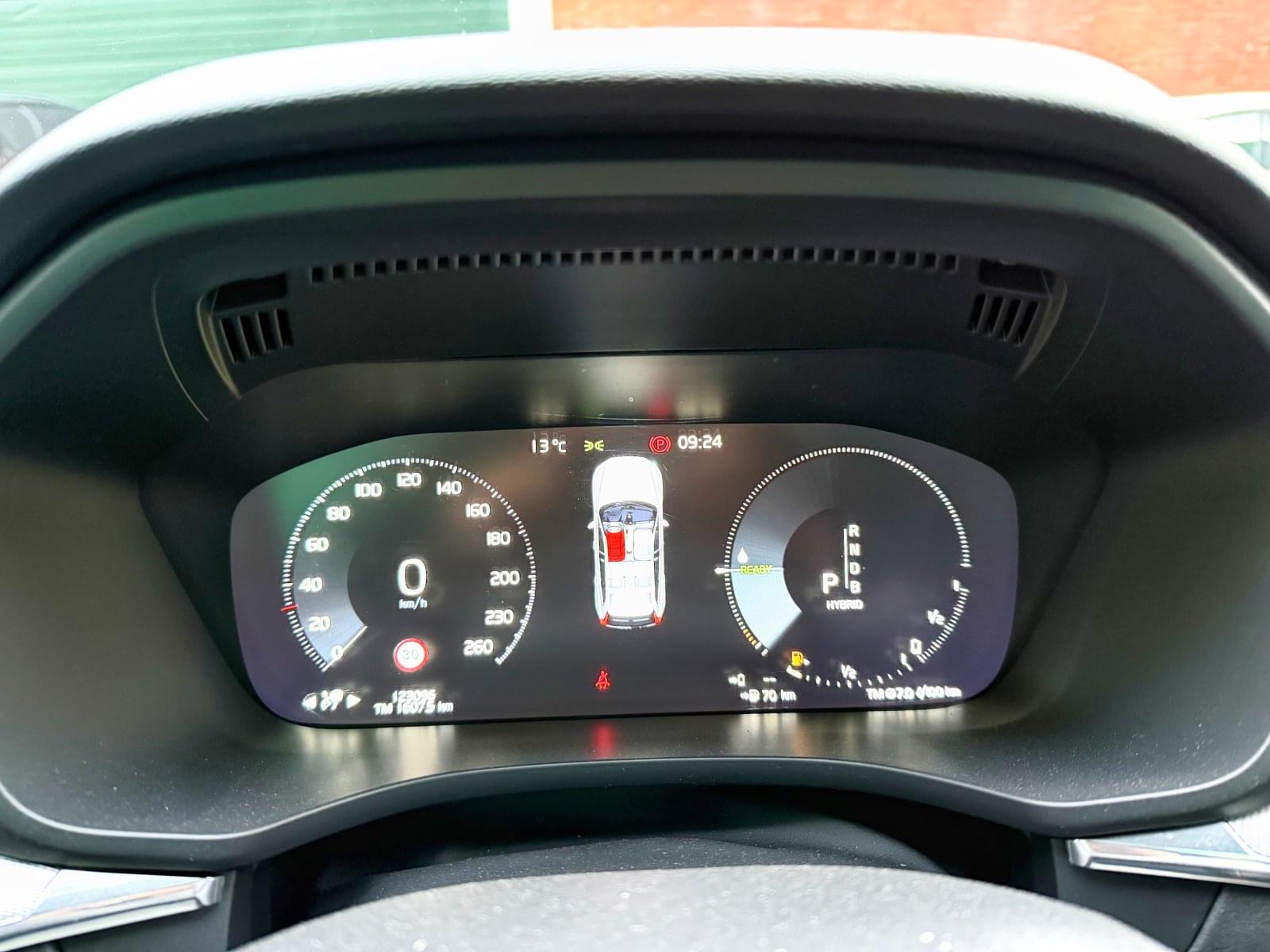 VOLVO XC60 T8 R DESIGN 390CV 10