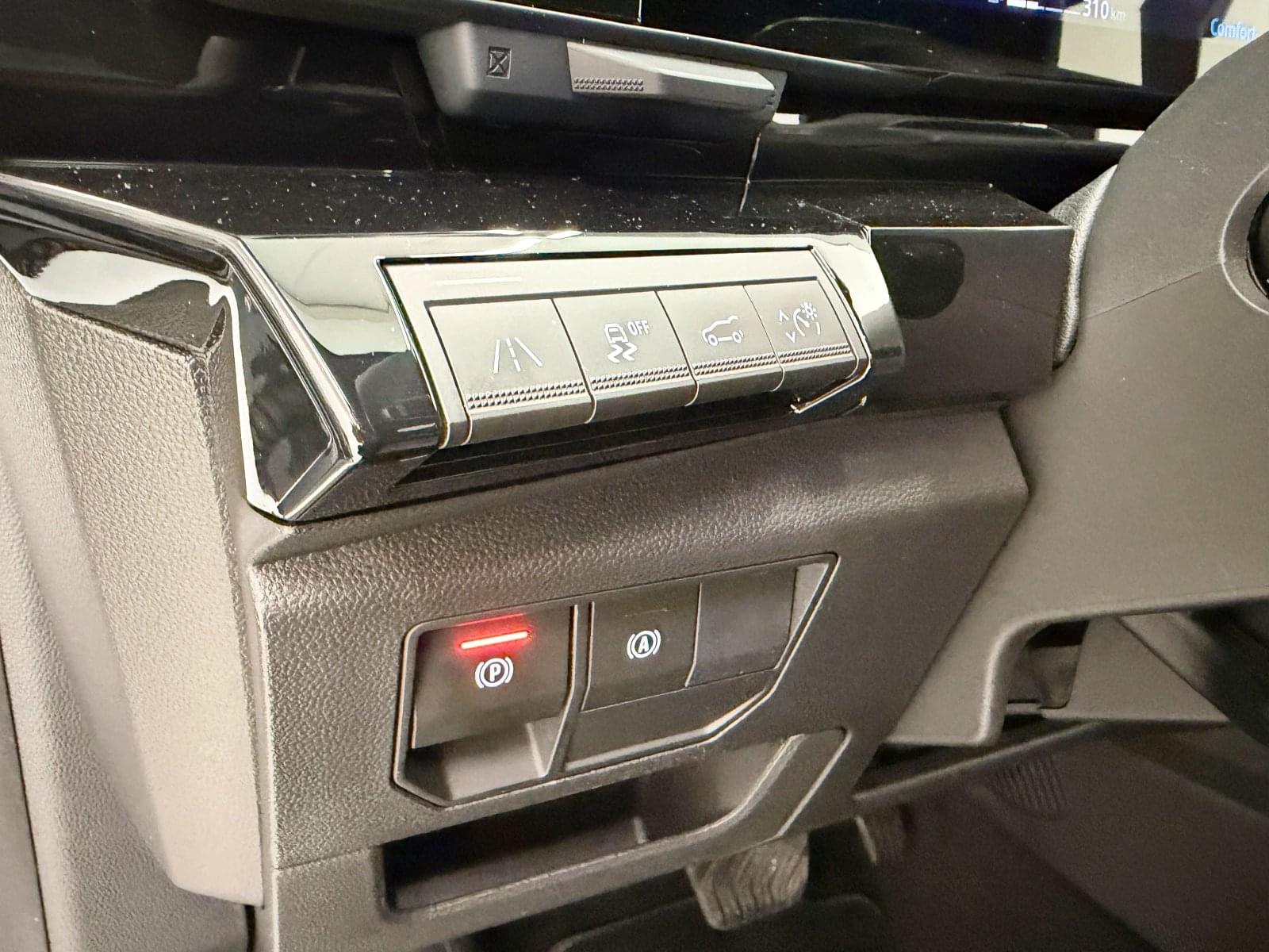 RENAULT ESPACE ICONIC ETECH FULL HYBRID 200CV 29 