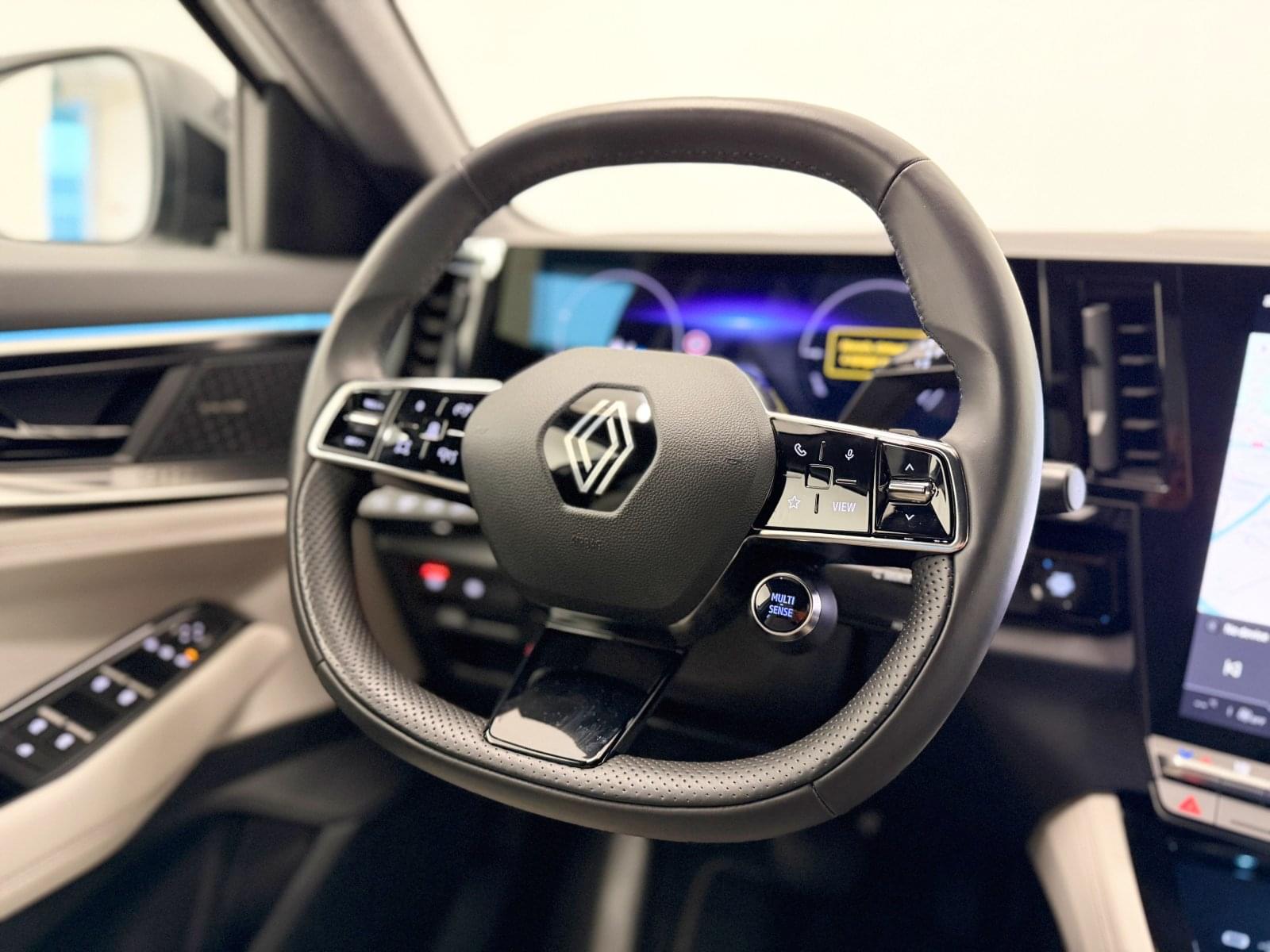 RENAULT ESPACE ICONIC ETECH FULL HYBRID 200CV 31 