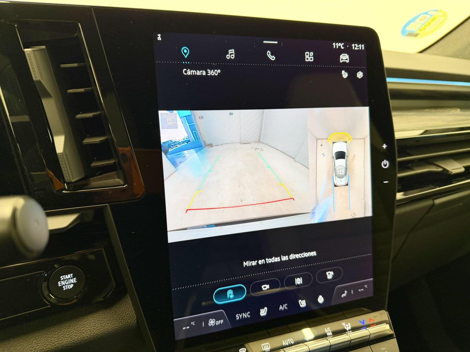 RENAULT ESPACE ICONIC ETECH FULL HYBRID 200CV 37 