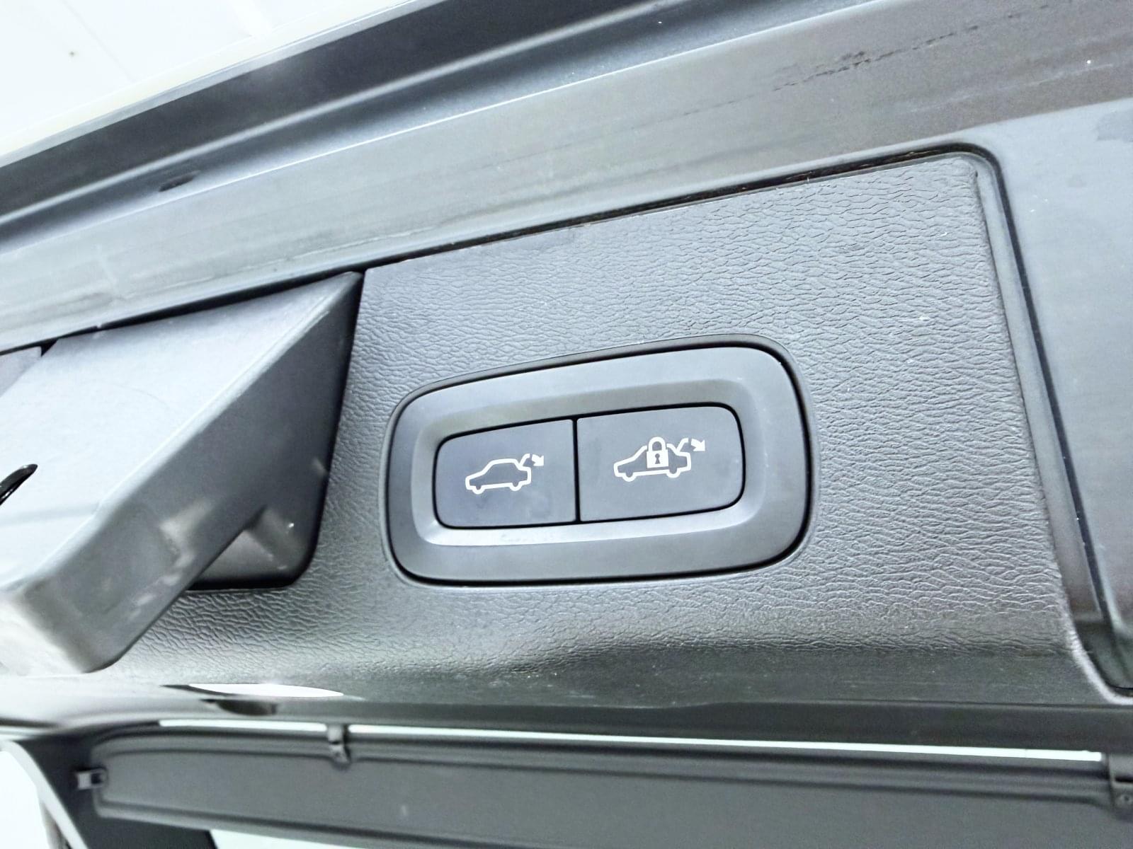 VOLVO XC60 T6 AWD RECHARGE INSCRIPTION 340CV AUTO 17 