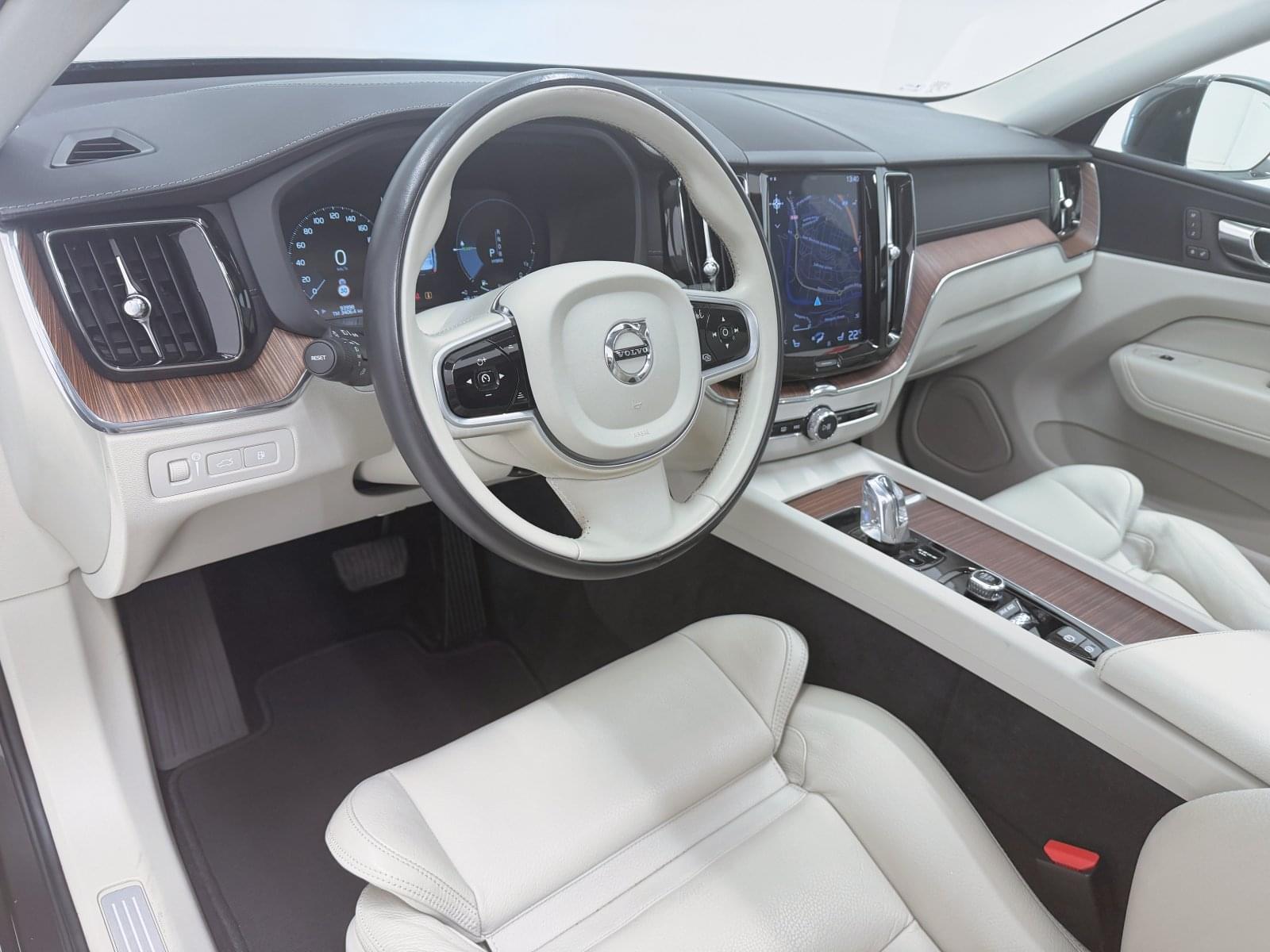 VOLVO XC60 2.0 T8 AWD INSCRIPTION 390cv 28 