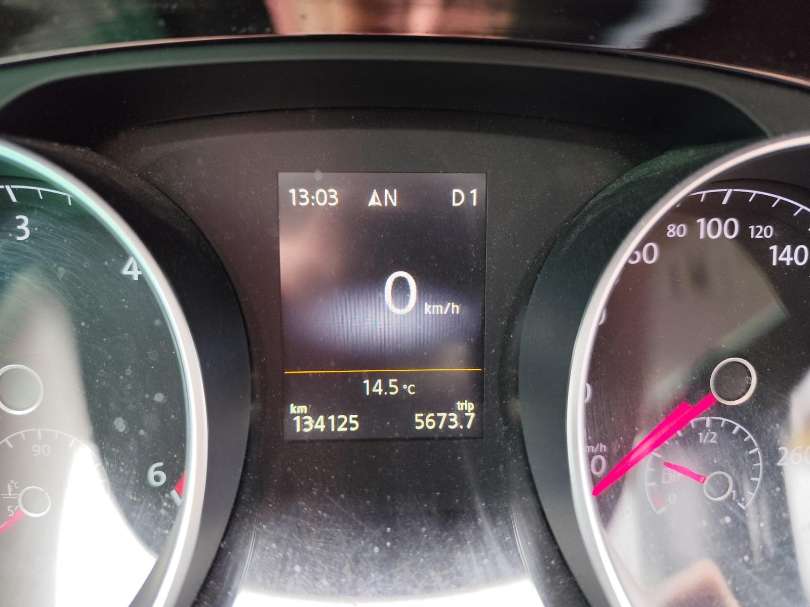 VOLKSWAGEN TOURAN 2.0TDI 150CV  DSG SPORT 13 