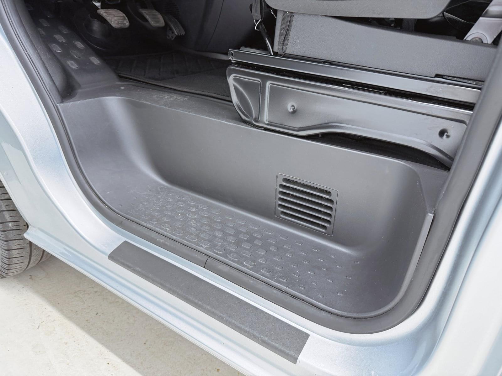 RENAULT TRAFIC SPACECLASS LARGO 2.0DCI 150CV 26 