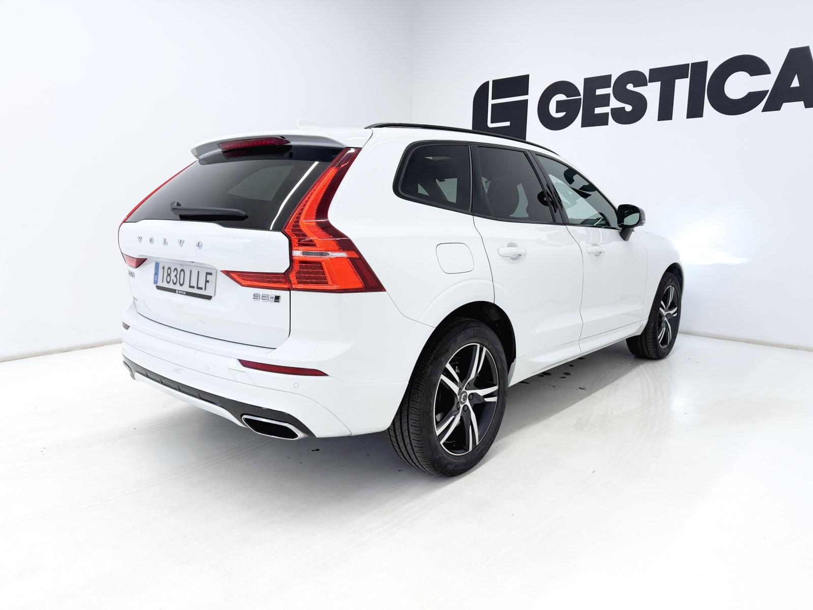 VOLVO XC60 2.0 B5 D AWD R-DESIGN AUTO 235CV 19 