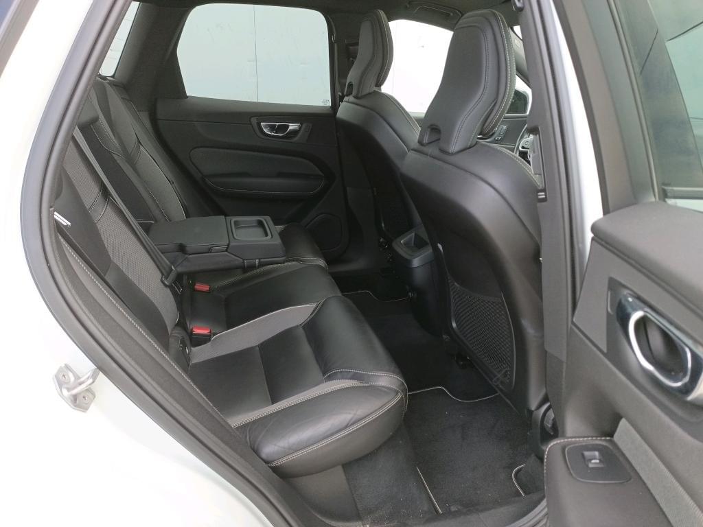 VOLVO XC60 2.0 B5 D AWD R-DESIGN AUTO 235CV 10 