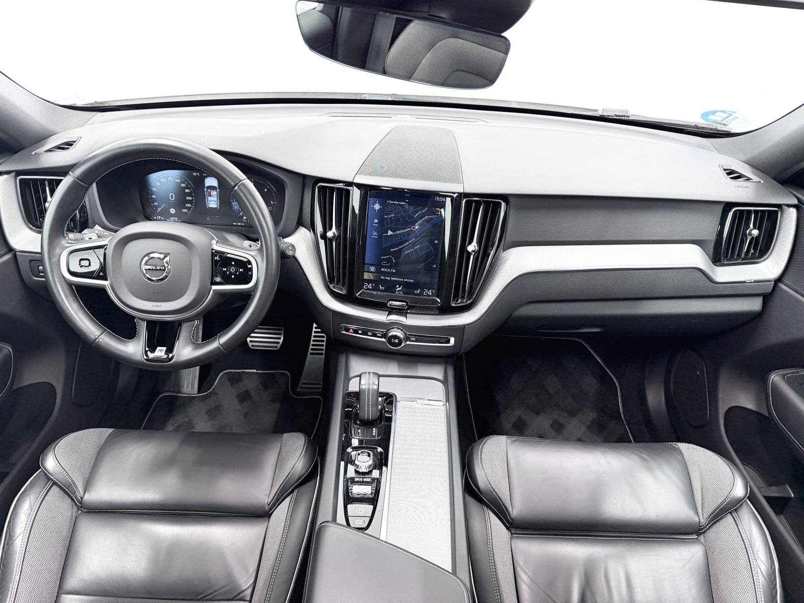 VOLVO XC60 2.0 B5 D AWD R-DESIGN AUTO 235CV 29 