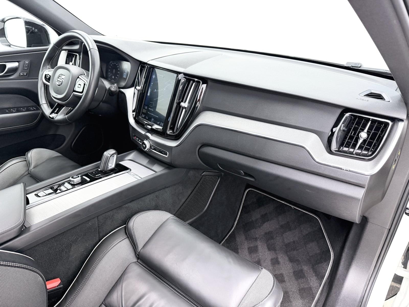 VOLVO XC60 2.0 B5 D AWD R-DESIGN AUTO 235CV 39 