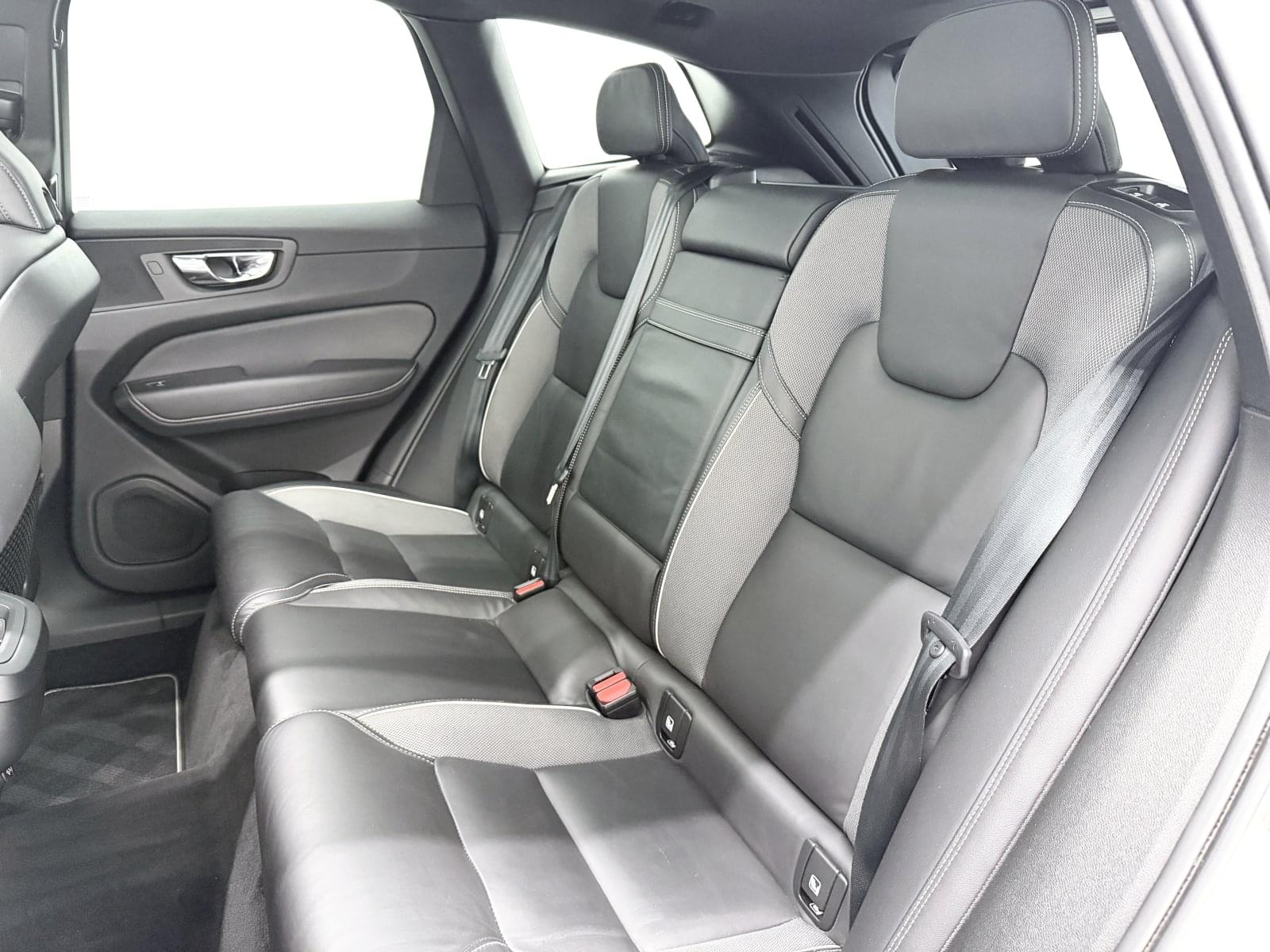 VOLVO XC60 2.0 B5 D AWD R-DESIGN AUTO 235CV 44 