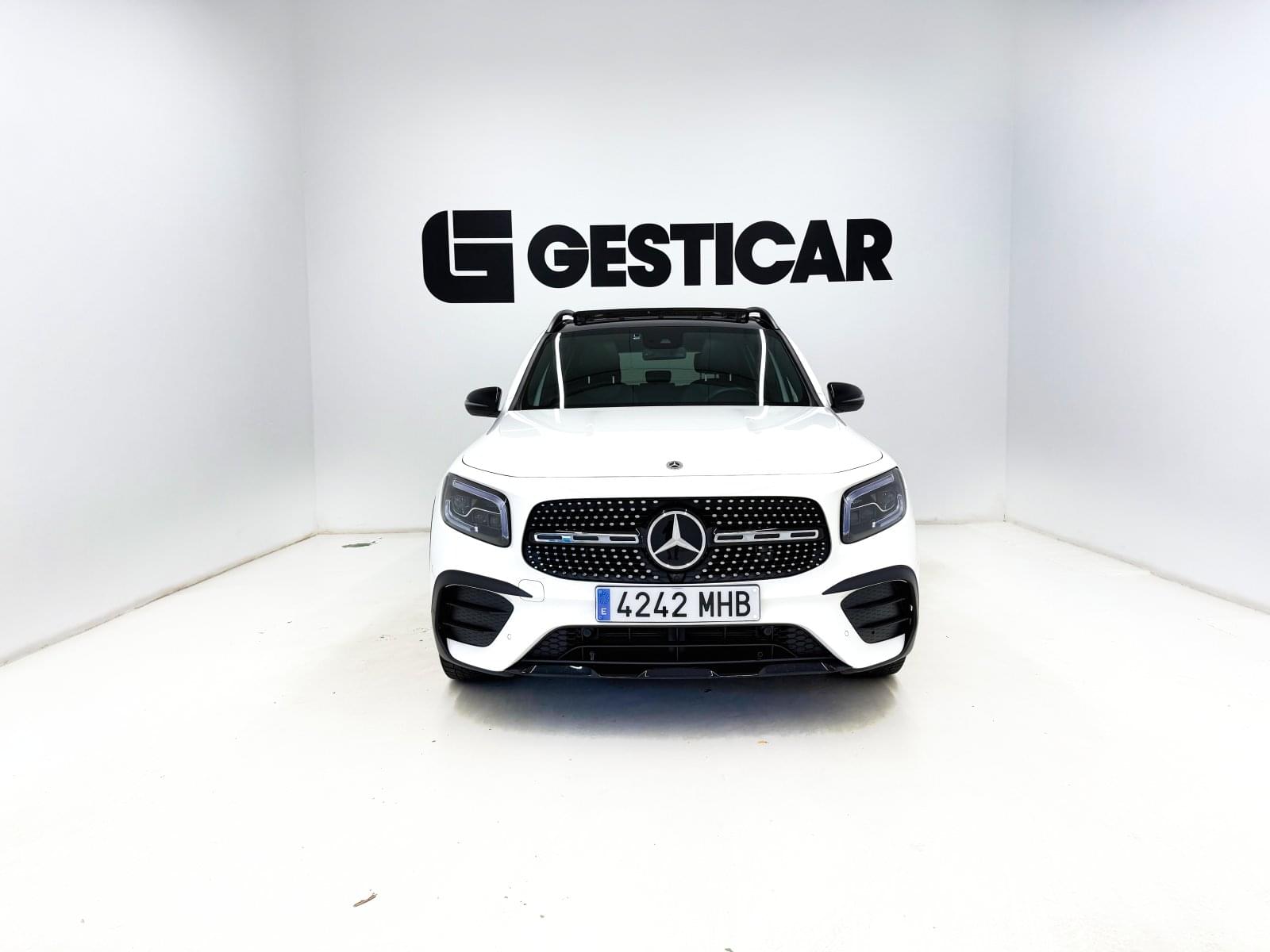 MERCEDES GLB 220D 4MATIC AMG 4 