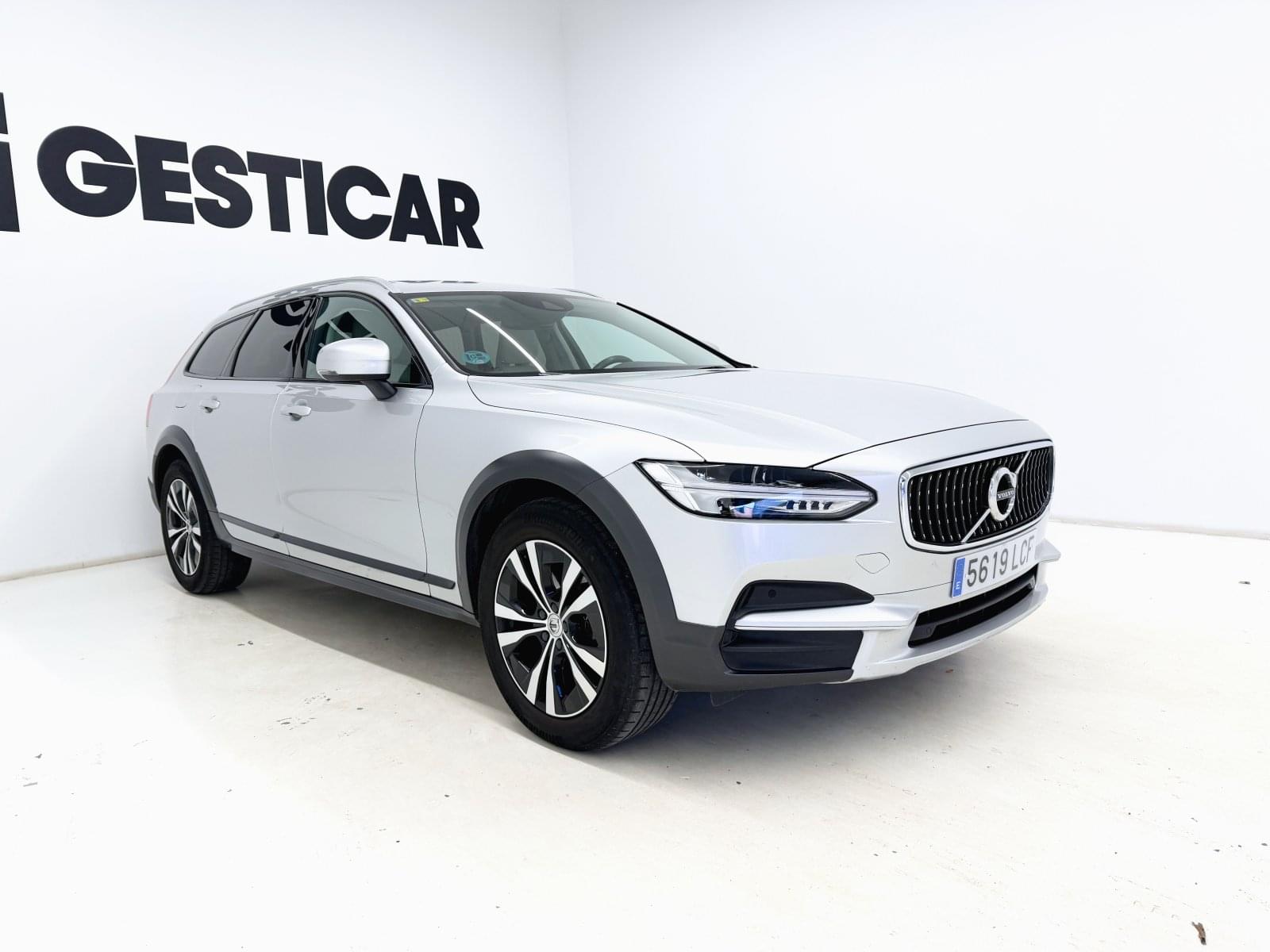 VOLVO V90 CROSS COUNTRY D4 190CV MOMENTUM 2 