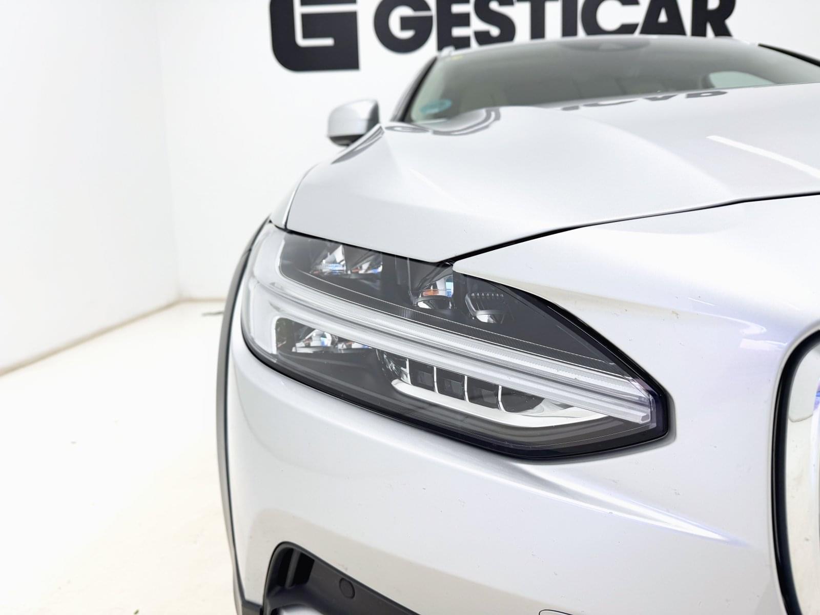 VOLVO V90 CROSS COUNTRY D4 190CV MOMENTUM 3 