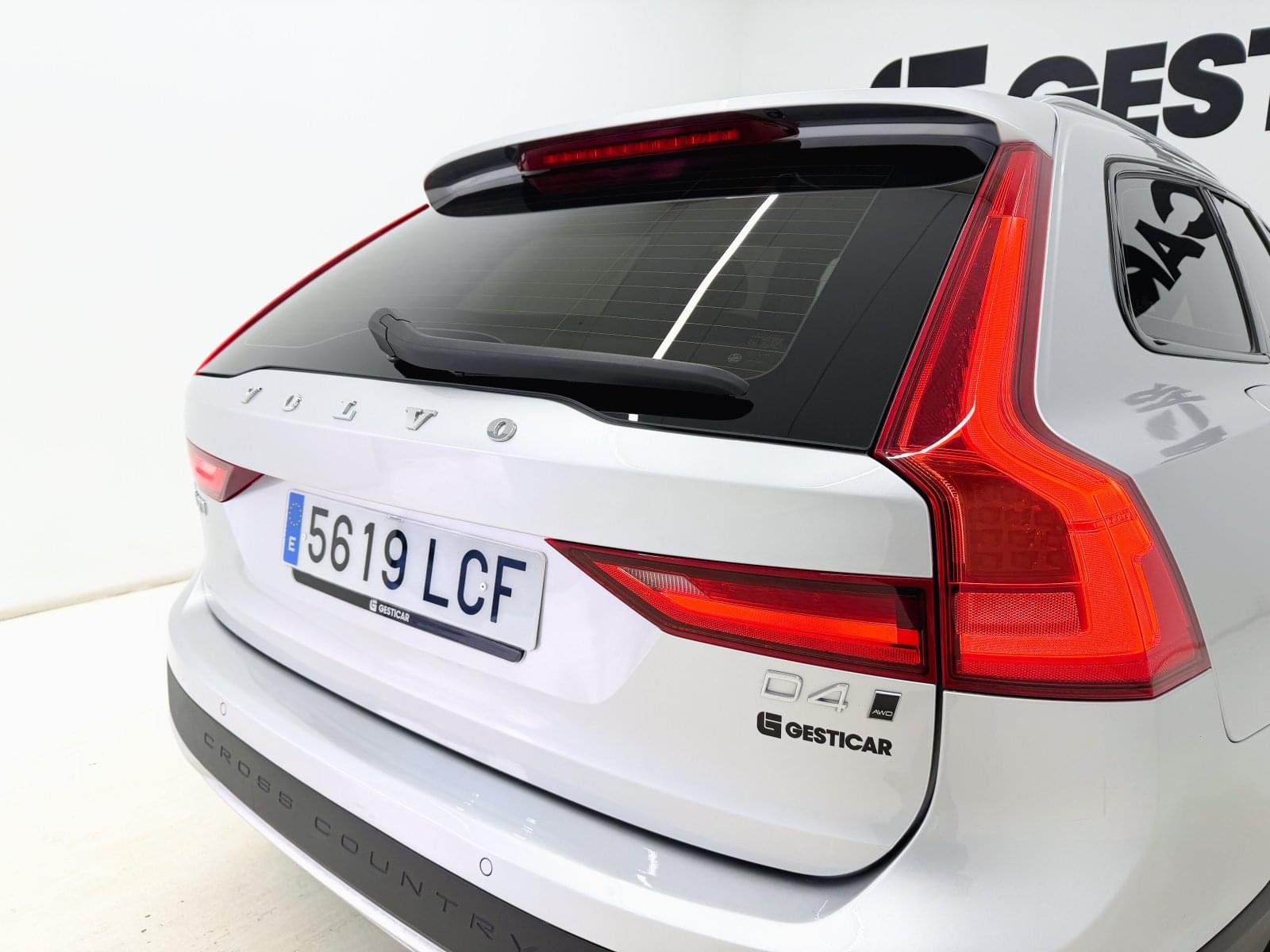 VOLVO V90 CROSS COUNTRY D4 190CV MOMENTUM 17 