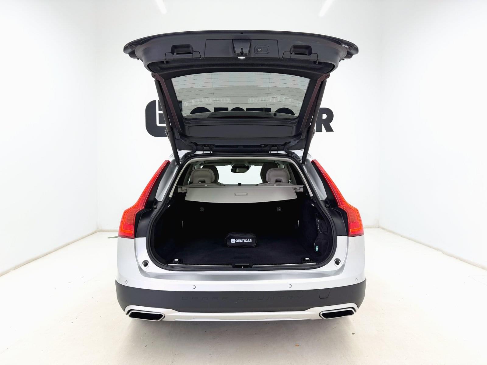 VOLVO V90 CROSS COUNTRY D4 190CV MOMENTUM 14 