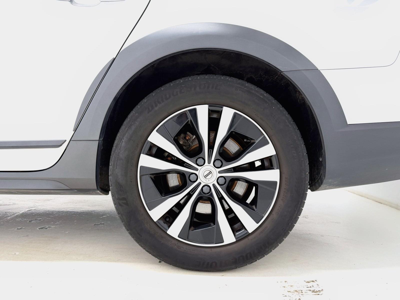 VOLVO V90 CROSS COUNTRY D4 190CV MOMENTUM 20 