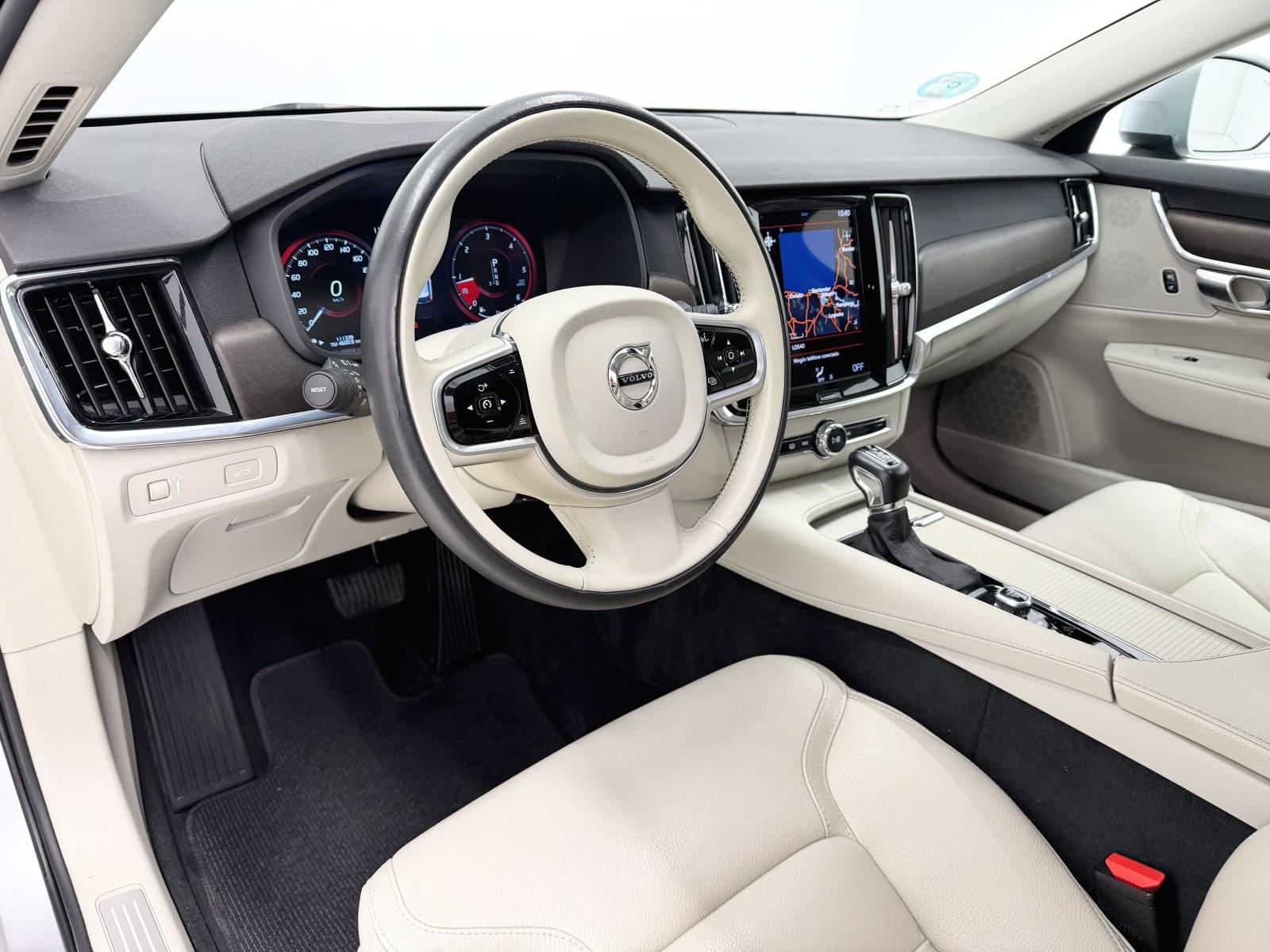 VOLVO V90 CROSS COUNTRY D4 190CV MOMENTUM 24 