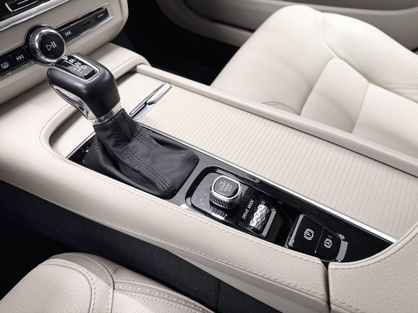 VOLVO V90 CROSS COUNTRY D4 190CV MOMENTUM 34 