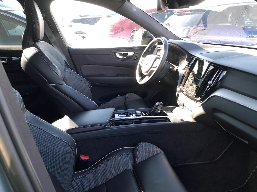 VOLVO XC60 2.0 T6 AWD RECHARGE R-DESIGN AUTO 340CV 11