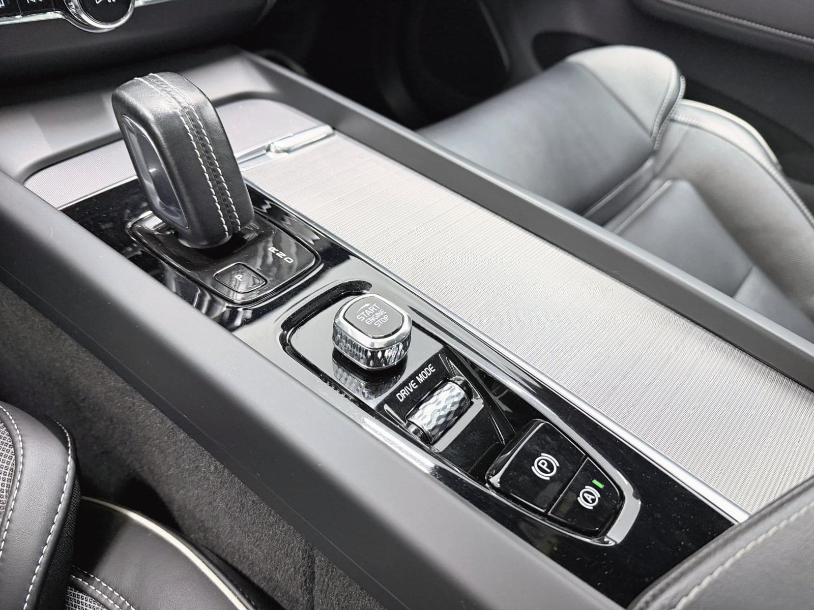 VOLVO XC60 2.0 T6 AWD RECHARGE R-DESIGN  AUTO 340CV 38 