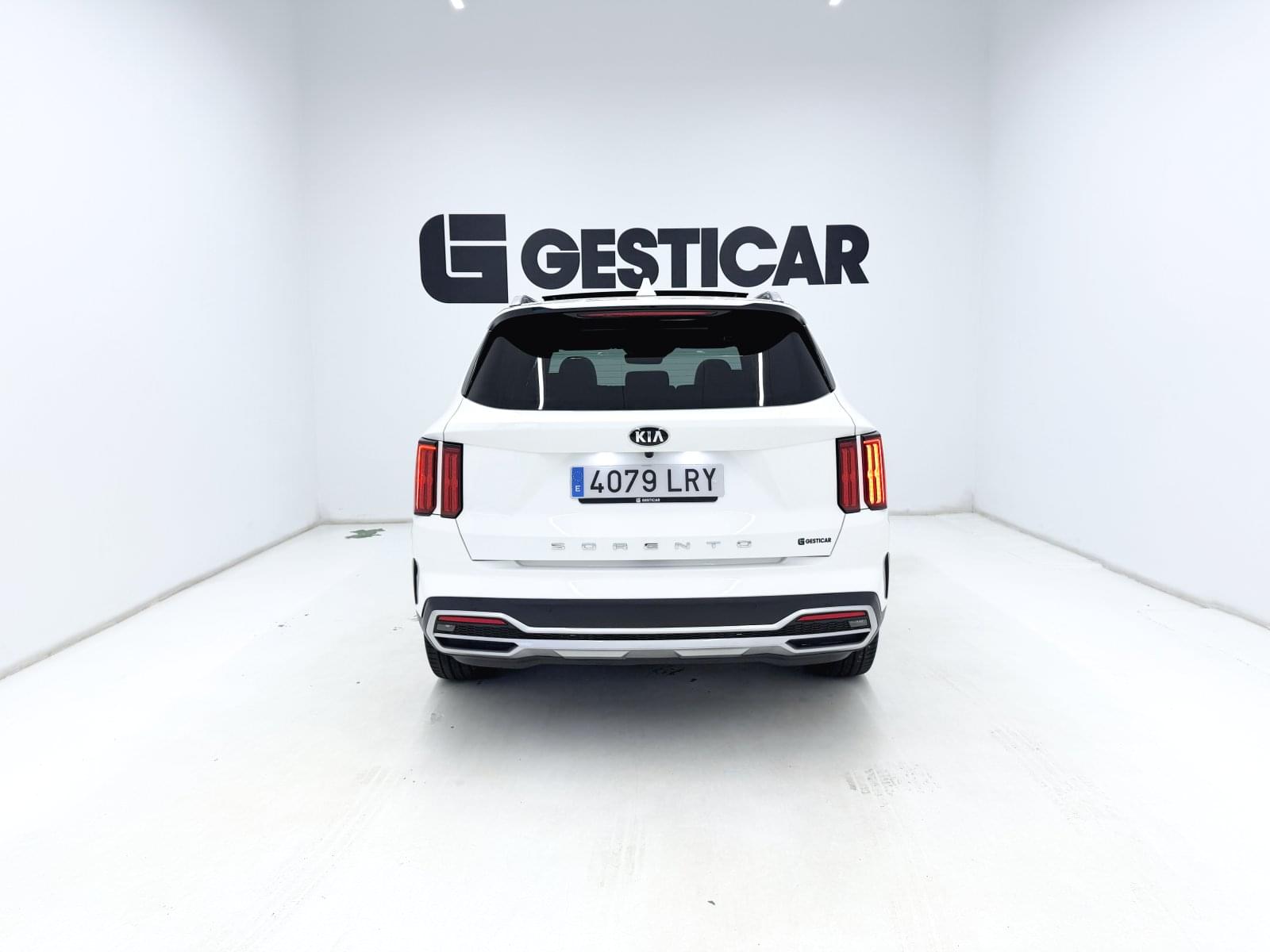 KIA SORENTO 2.2 CRDI EMOTION DCT 7PL 202CV LUXURY 13 